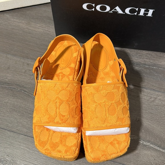 Coach Noelle Terry Cloth - Picture 5 of 6